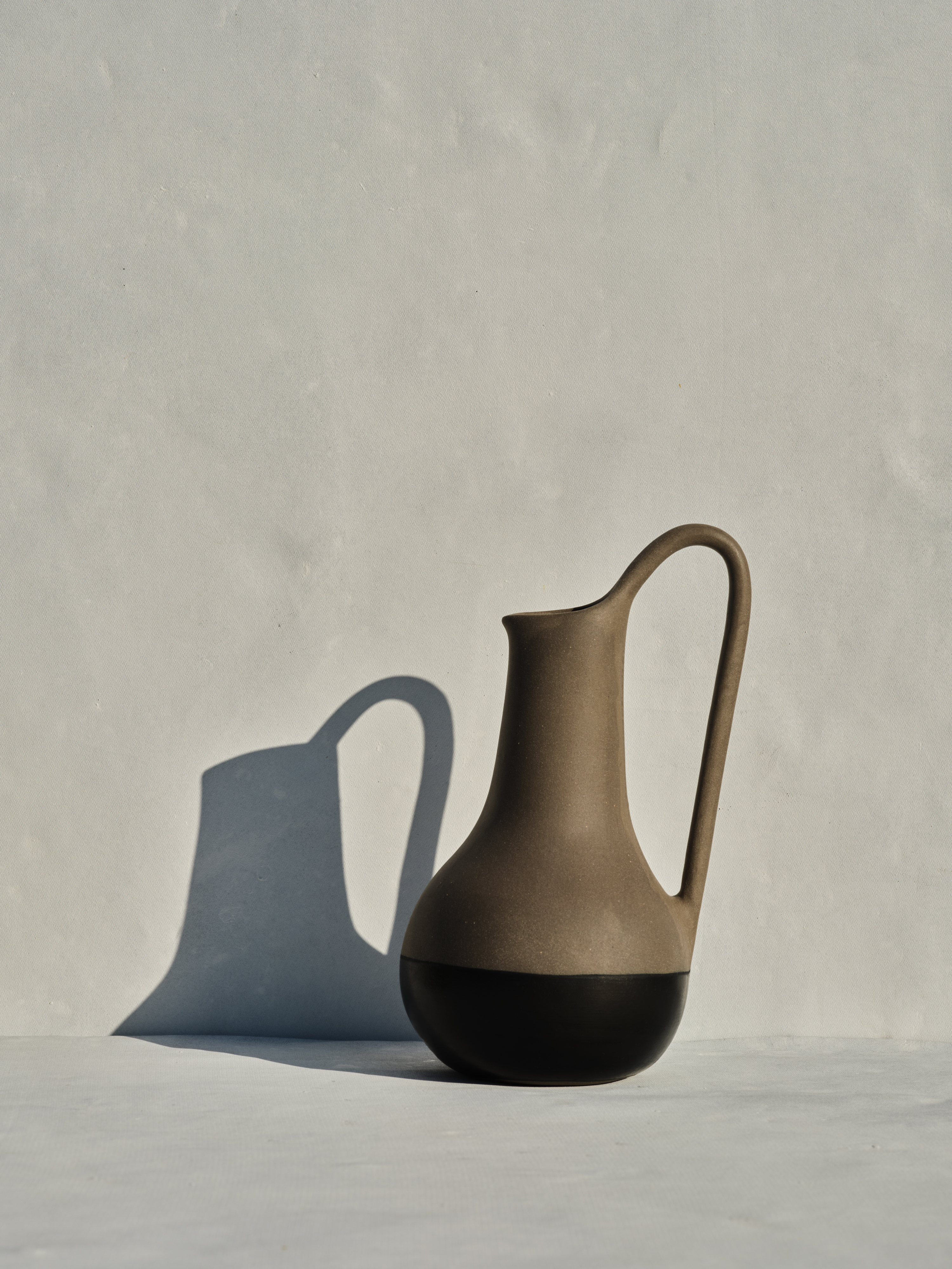 OLPE - Black/grey ceramic vase with one handle